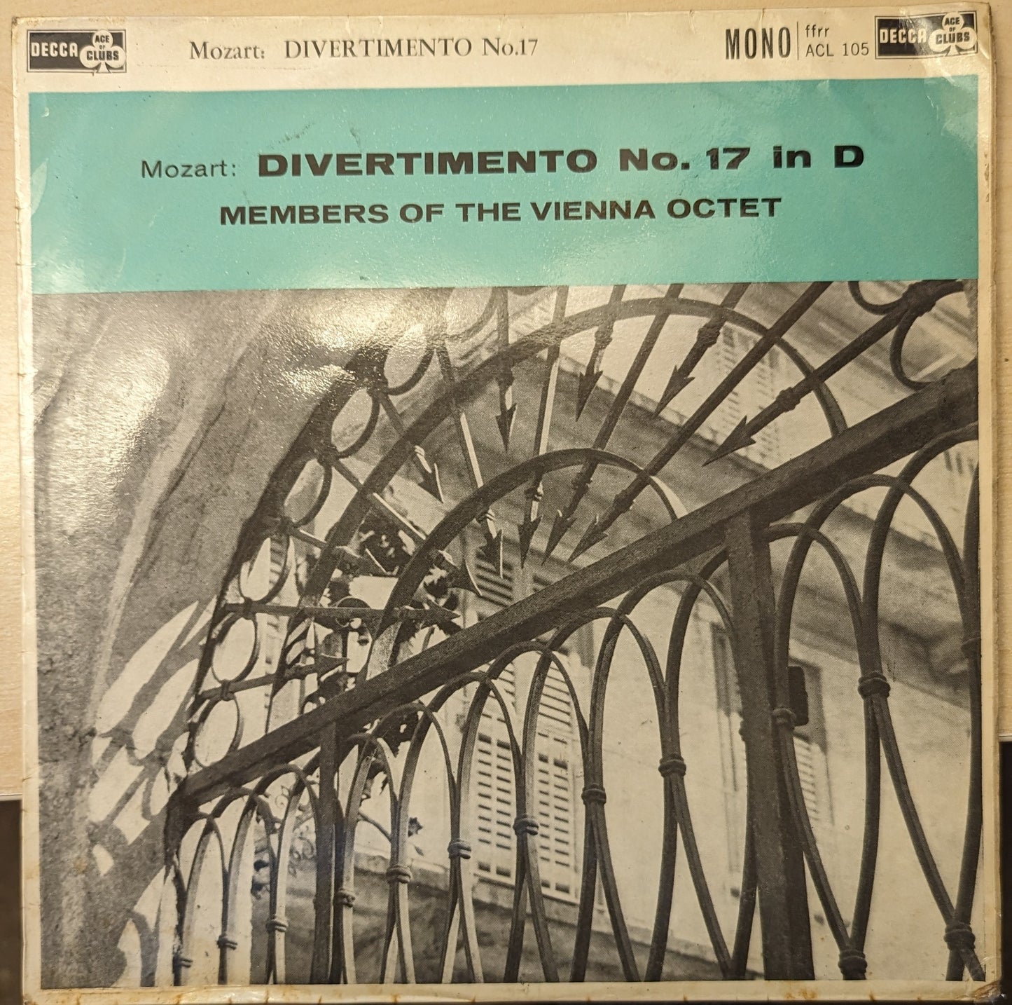 Mozart: Divertimento Nr. 17 in D image 1