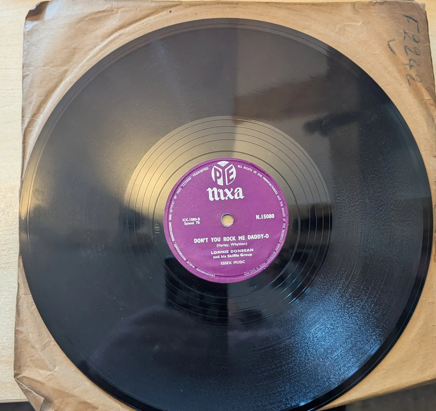 Lonnie Donegan - I'm Alabammy Bound/Don't You Rock Me Daddy-O (N.15080) image 2