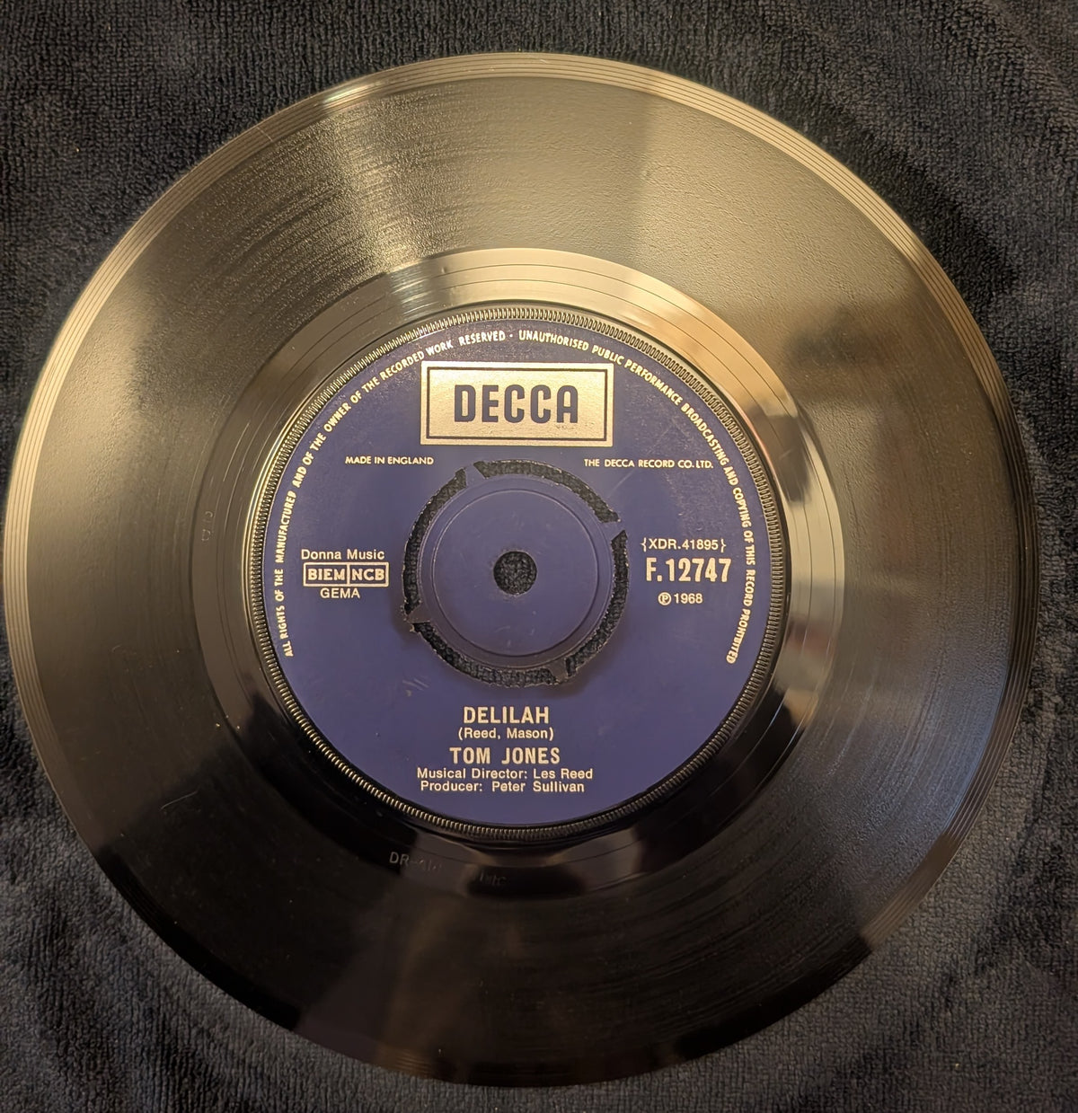 Tom Jones - Delilah / Smile Away Your Blues