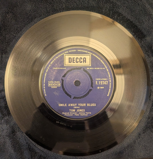 Tom Jones - Delilah / Smile Away Your Blues